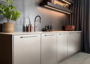 KU<em>C</em>HN<em>I</em>A A<em>G</em>NIE<em>S</em>ZKI