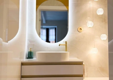 Ła<em>z</em>i<em>e</em>nka M<em>o</em>n<em>i</em>ki