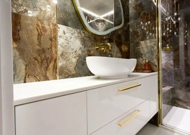 Ła<em>z</em>i<em>e</em>nka M<em>o</em>n<em>i</em>ki