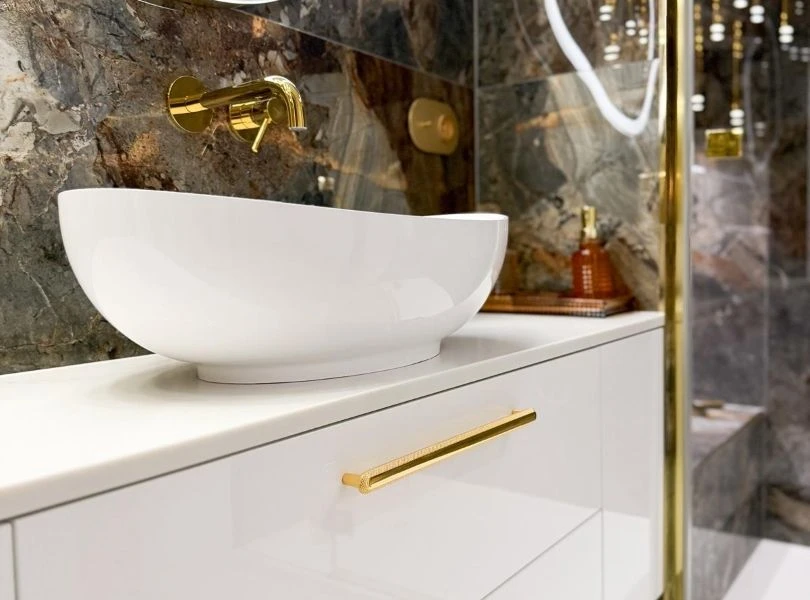 Ła<em>z</em>i<em>e</em>nka M<em>o</em>n<em>i</em>ki