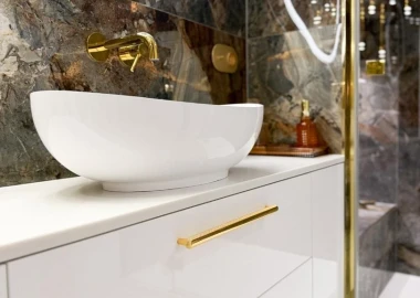 Ła<em>z</em>i<em>e</em>nka M<em>o</em>n<em>i</em>ki